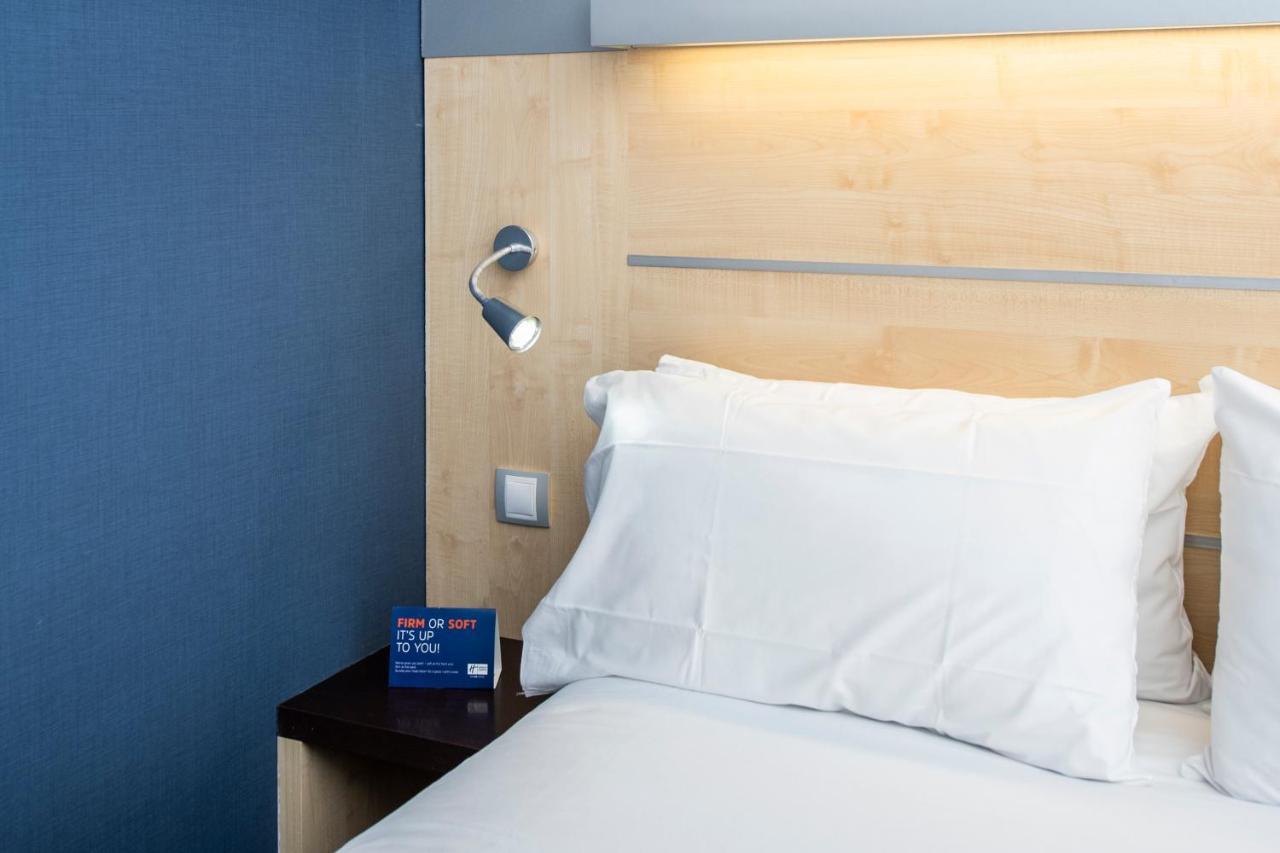 Holiday Inn Express Sant Cugat By Ihg Sant Cugat del Vallès Exterior photo