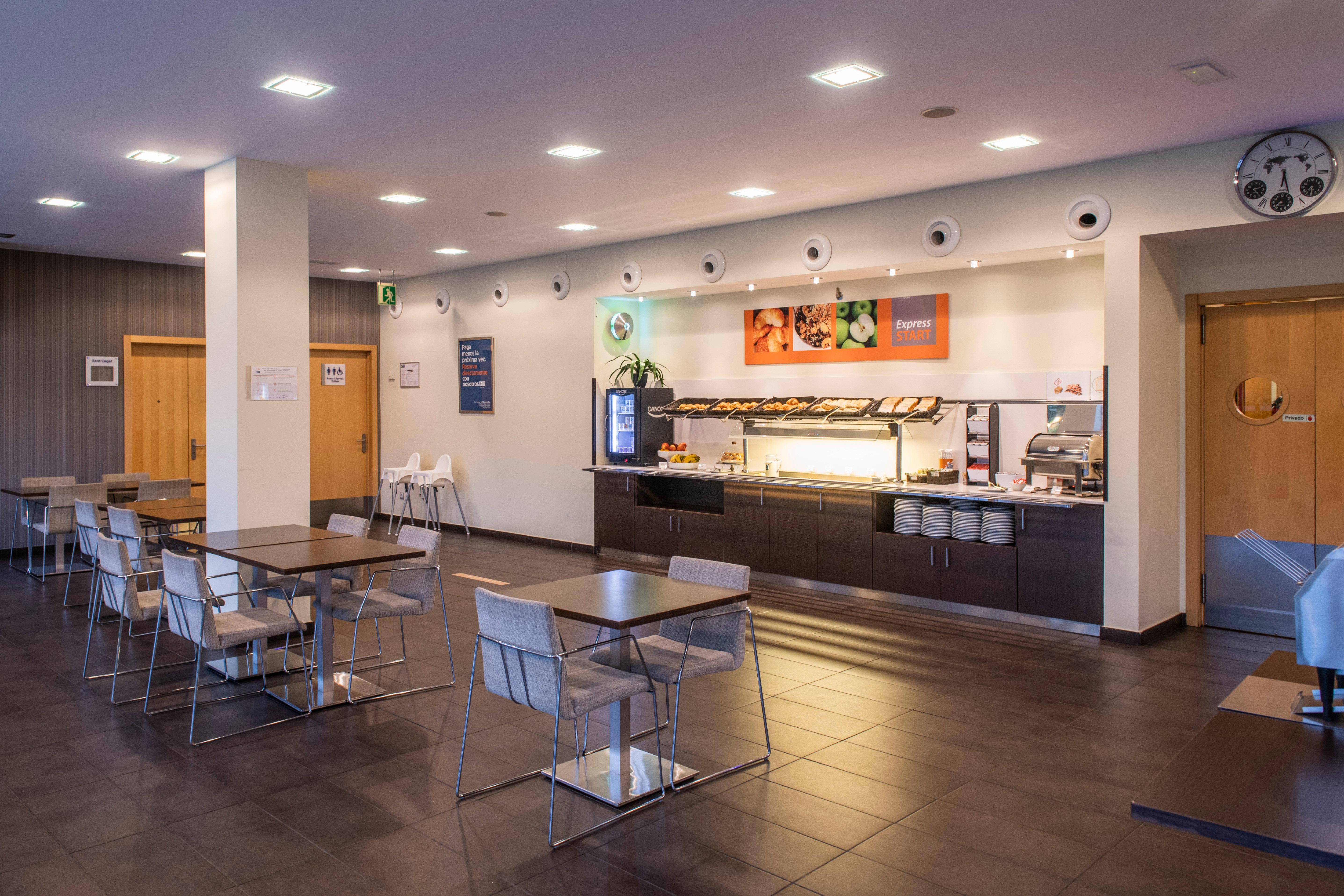 Holiday Inn Express Sant Cugat By Ihg Sant Cugat del Vallès Exterior photo